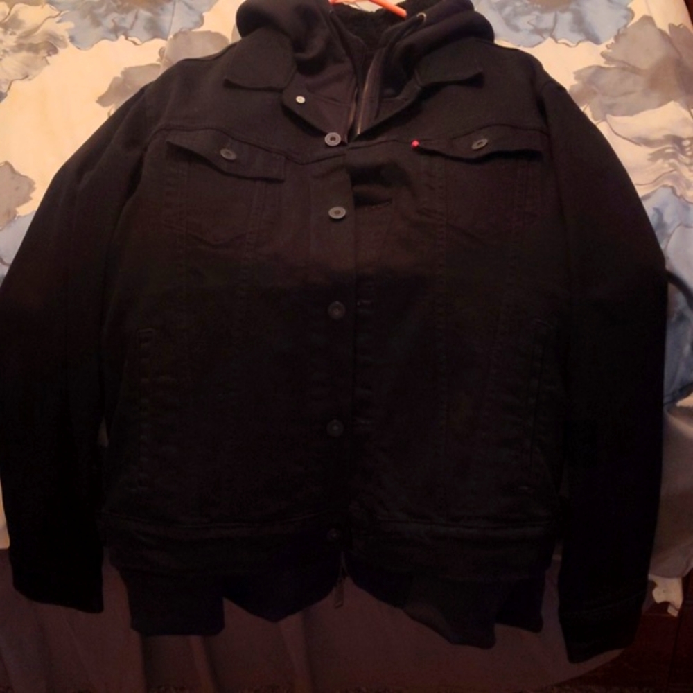 Black Levi's jean jacket and matching jeans